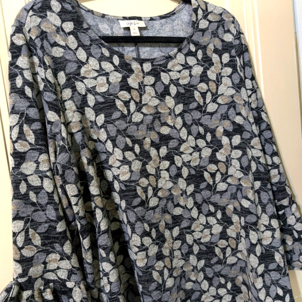 Women's pull over top